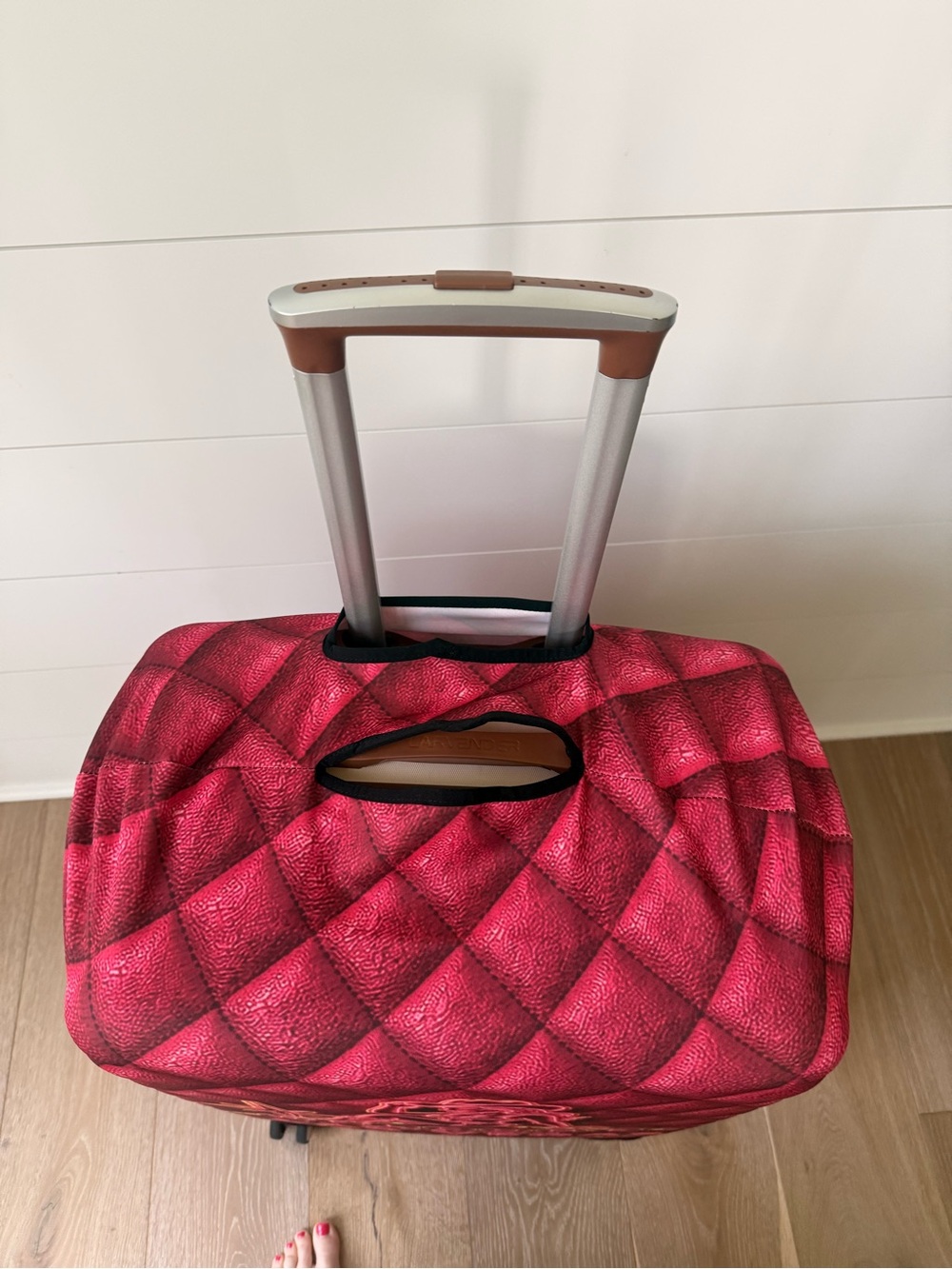 Pink Quilted Luggage Cover with Las Vegas Neon Sign Graphic - Picture 2 of 4